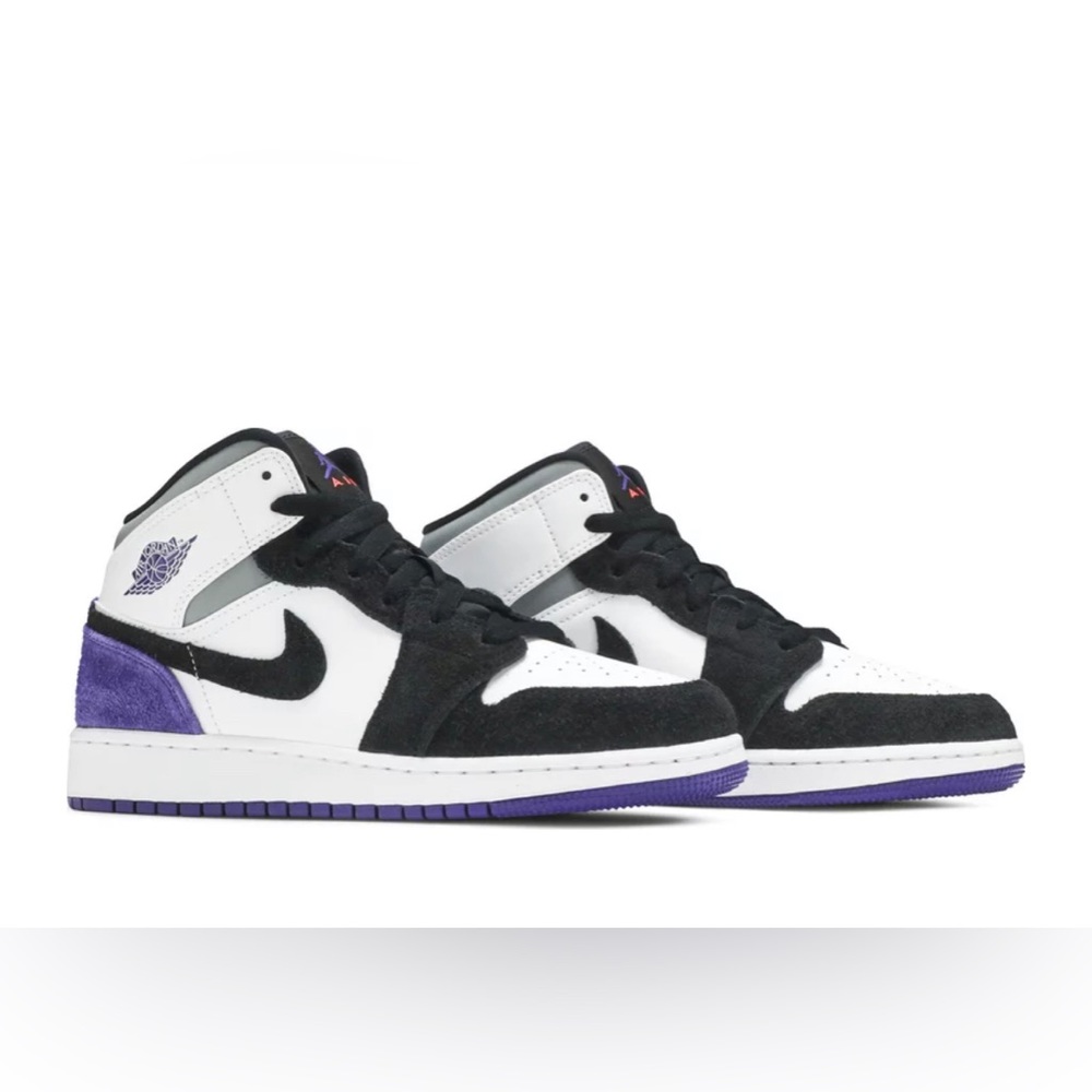 2020
Air Jordan 1 Mid SE GS 'Varsity Purple'